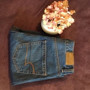 High waisted jeans